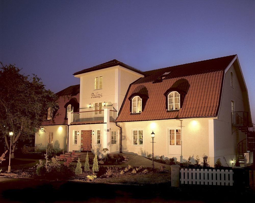 פאלקנברג Nya Pallas Hotel מראה חיצוני תמונה
